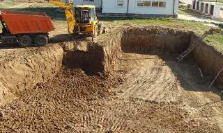 Рытье котлованов под фундамент в Светлограде – цена от 2539 руб. за м3 | 2Землекопа-Свт